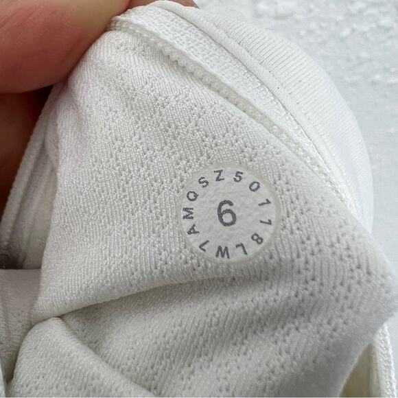 Lululemon | Real Quick Short Perforated 3.5" in 
Jasmine White Multi Running 6 - Picture 12 of 12